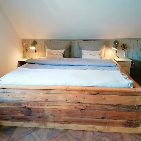 Haus Sandstein Glueck Biedermann Apartment