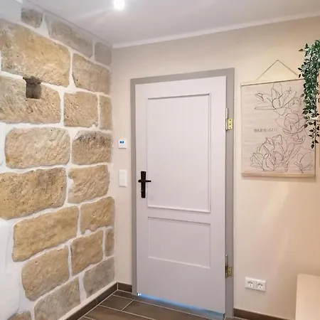 Apartment Haus Sandstein Glück Biedermann *