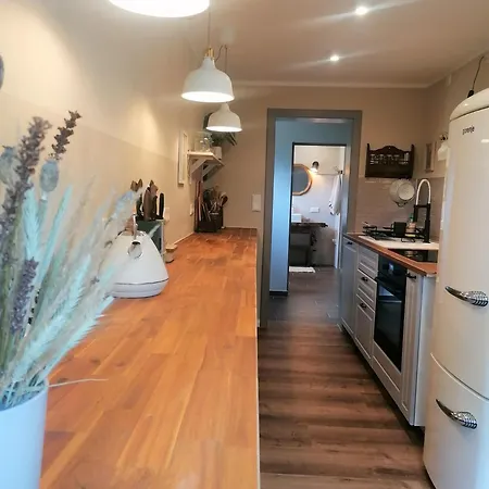 Haus Sandstein Glück Biedermann Apartment