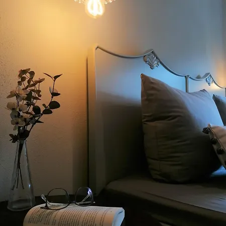 Haus Sandstein Glueck Biedermann *