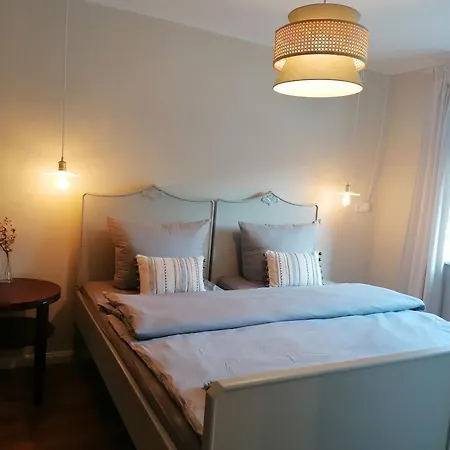 Apartment Haus Sandstein Glück Biedermann