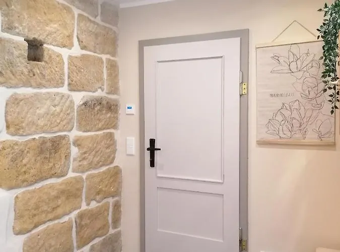 Apartment Haus Sandstein Glück Biedermann *