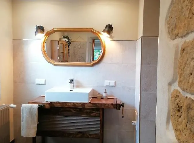 Haus Sandstein Glück Biedermann *